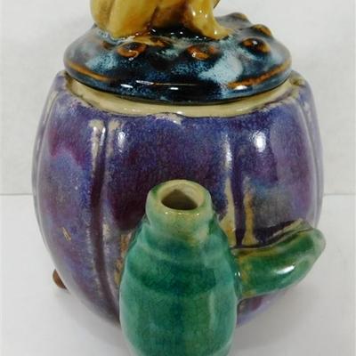 146 Majolica Style Stoneware Art Tea Pot w/Frog Conch Shells 7 x 5 1/2