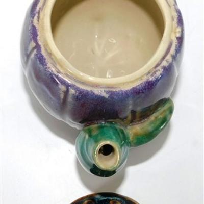 146 Majolica Style Stoneware Art Tea Pot w/Frog Conch Shells 7 x 5 1/2