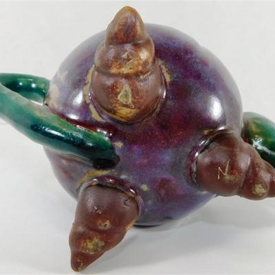 146 Majolica Style Stoneware Art Tea Pot w/Frog Conch Shells 7 x 5 1/2