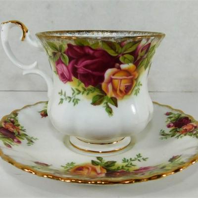 148 Lot of 4 Cups and Saucers with Stands - Royal Albert Old Country Roses/ Royal Stafford / Royal Sutherland Staffordshire /Sango Carlton
