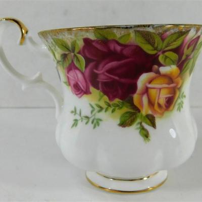 148 Lot of 4 Cups and Saucers with Stands - Royal Albert Old Country Roses/ Royal Stafford / Royal Sutherland Staffordshire /Sango Carlton
