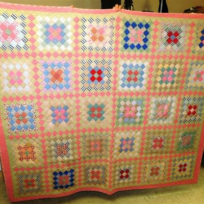 149 Vintage Quilt 80 x 67 Small Squares & Floral Back