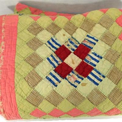 149 Vintage Quilt 80 x 67 Small Squares & Floral Back