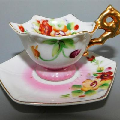 150 Lot of 4 Cups and Saucier with Stands- Betson's / MT Japan / Sealy / Made in Japan