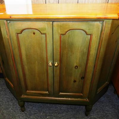 153 Entry Way Table 1 Shelf- Green and Brown- 39 x 12 1/2 x 35