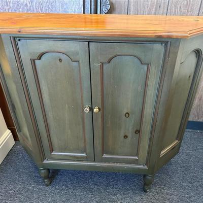 153 Entry Way Table 1 Shelf- Green and Brown- 39 x 12 1/2 x 35