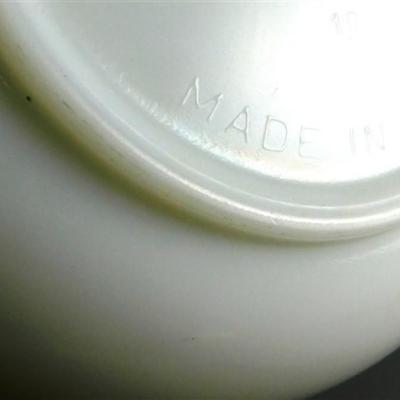 155 Vintage Pyrex White Ribbed Mixing Bowl #10 8 1/2 x 5 1/2