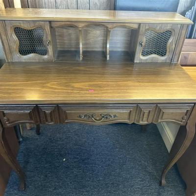 160A Light Wood 7 Drawer 411 Honey Bee Maple Desk 43 1/2 x 17 1/2 x 30