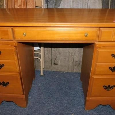 160A Light Wood 7 Drawer 411 Honey Bee Maple Desk 43 1/2 x 17 1/2 x 30