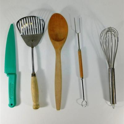 163 Large Kitchen Lot of 13- Whisk / Pizza Cutter/ Wooden Spoon/ Apple Cutter