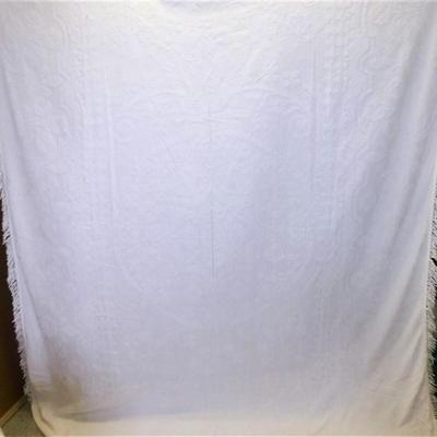 172 Bates Spread Chenille Bedspread 107 x 78