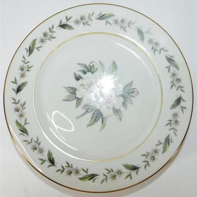 209 B23 of 20 Royal Jackson China Floral Design with Gold Trim