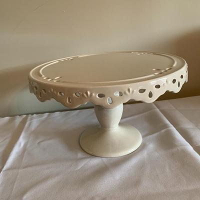 Ceramic Pedestal Cake Stand with lacey edge
