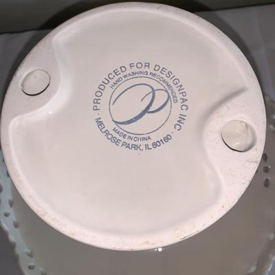 Ceramic Pedestal Cake Stand with lacey edge