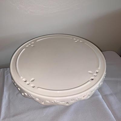 Ceramic Pedestal Cake Stand with lacey edge