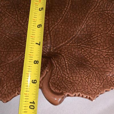 Ceramic leaf plate collection