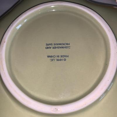 Ceramic leaf plate collection