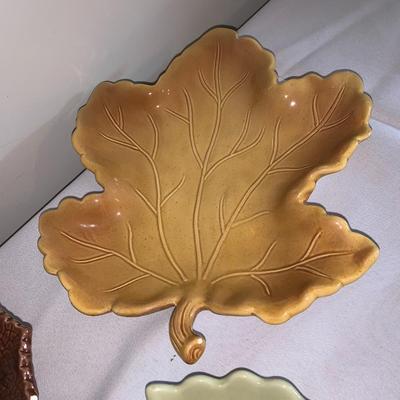 Ceramic leaf plate collection