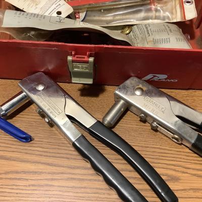 W1361 Riveter Grommets & Snaps
