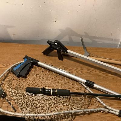 W1392 Boating Grabbers, Small Net, Fly Swatter with Fishing Rod Handle and more