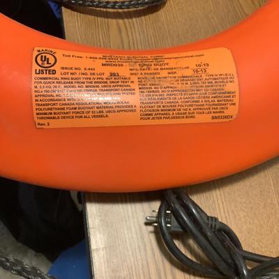 W1372 Mustang Survival Life Rings
