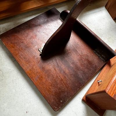 W1377 SeaTeak Boat Shelf Lot