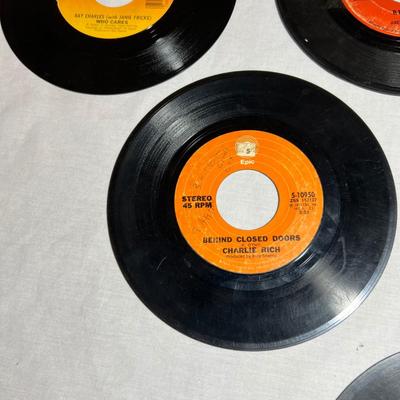 Large Assortment of 45 RPMâ€™s (LR-RG)