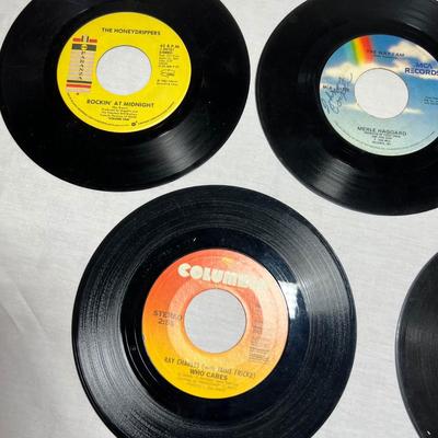 Large Assortment of 45 RPMâ€™s (LR-RG)