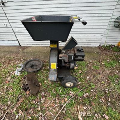 1398 Duerr Yard Clean-Up Shredder/Chopper