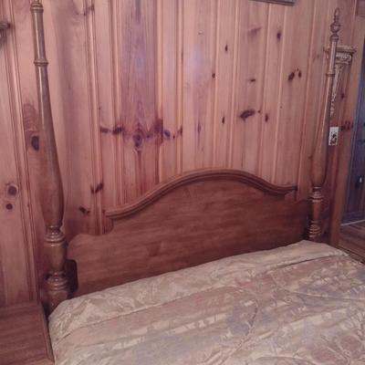 Vintage Sumter Furniture Full Size Four Poster Bed with Mattress Set