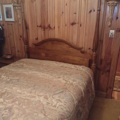 Vintage Sumter Furniture Full Size Four Poster Bed with Mattress Set