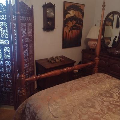 Vintage Sumter Furniture Full Size Four Poster Bed with Mattress Set
