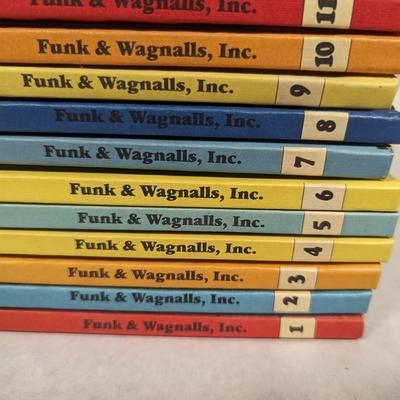 Charlie Brown's 'Cyclopedia Books 1980's