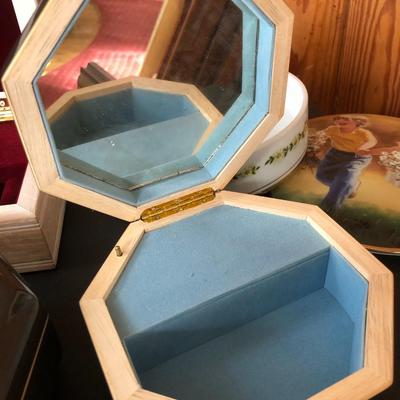 Trinket and Music Box Lot