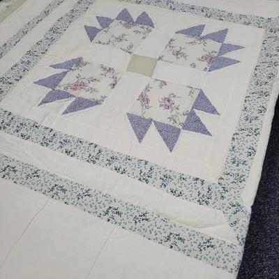 Vintage Quilt - Blue Blocks with triangles
