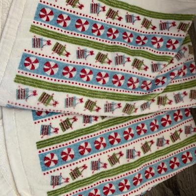 Christmas / Holiday Towel Lot - Large Size w/tags - Dish Towels - Door Mat