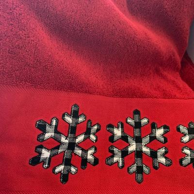 Christmas / Holiday Towel Lot - Large Size w/tags - Dish Towels - Door Mat