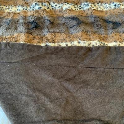Warm Soft Fleece Furry Throws Blankets Lot DKNY Sleep Number Cervantes Lana Sherpa