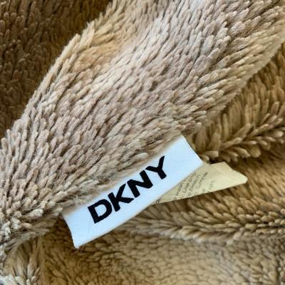 Warm Soft Fleece Furry Throws Blankets Lot DKNY Sleep Number Cervantes Lana Sherpa