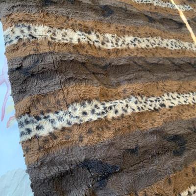 Warm Soft Fleece Furry Throws Blankets Lot DKNY Sleep Number Cervantes Lana Sherpa