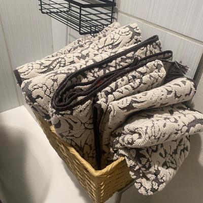 Opalhouse Towel Set and basket