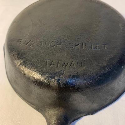 Cast Iron Skillets & Corn Molds by Crofton, Universal, & More (K-HS)