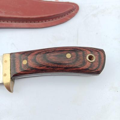 Beautiful natural wood handle Knife with leather sheath