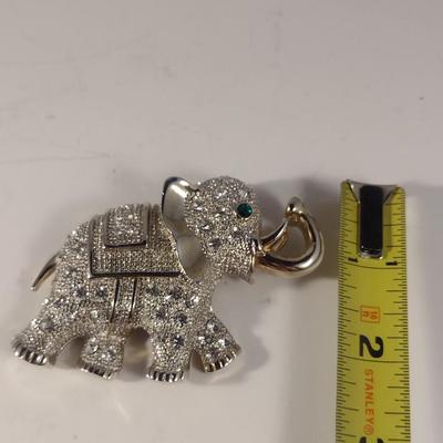 Elephant Design Rhinestone Brooch (#5)