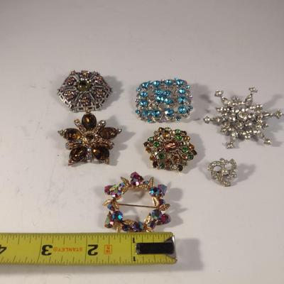 Collection of Fashion Jewelry- Brooches (#6)