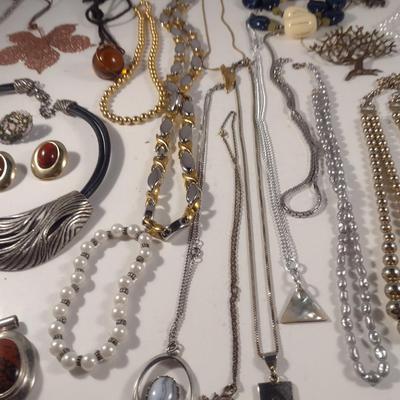 Collection of Fashion Jewelry (#14)