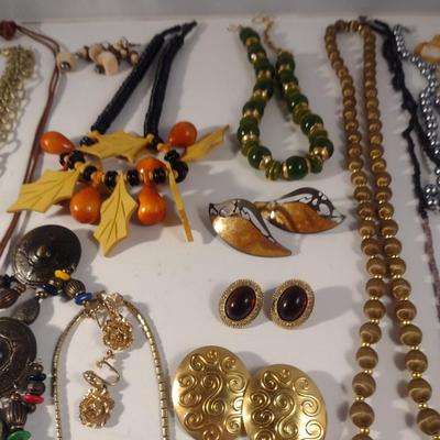 Collection of Fashion Jewelry (#16)