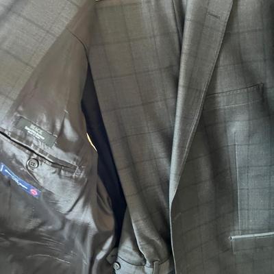 Lot of 8 Mens Suits Sz. XL