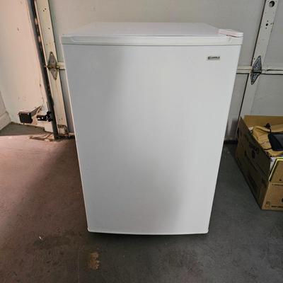 Sears Kenmore 5.0 CU FT Freezer (G-JS)
