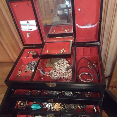 Vintage Black Lacquer Jewelry Chest (No Contents)